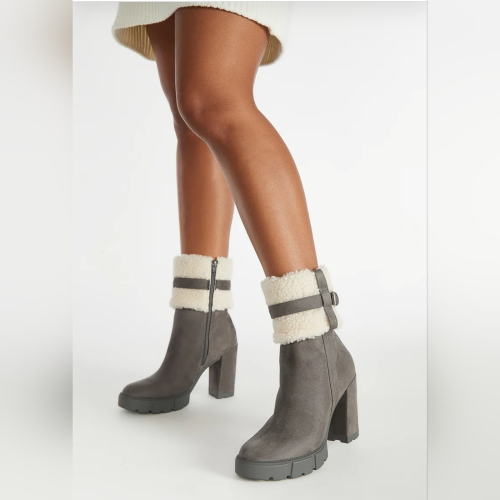 Melania Block Heeled Bootie - Size 8.5